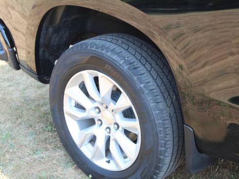 Used 2021 Chevrolet Silverado 1500 Custom AWD/4WD image 32