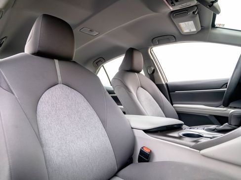 Used 2023 Toyota Camry LE image 12