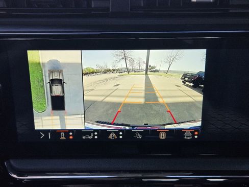 Used 2024 GMC Sierra 2500 AT4 w/ AT4 Premium Plus Package image 15