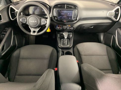 Used 2023 Kia Soul LX w/ Option Group 015 FWD image 33