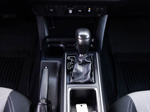 Used 2020 Toyota Tacoma TRD Off-Road image 24