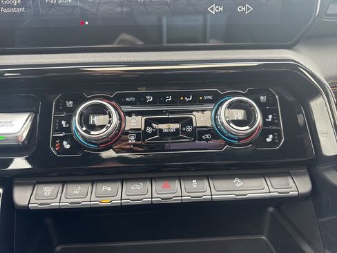 Used 2025 GMC Sierra 2500 AT4 w/ AT4 Premium Plus Package image 26