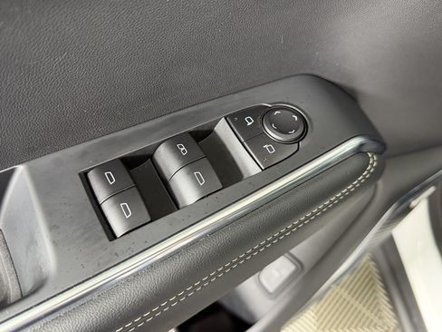Used 2025 GMC Acadia Elevation w/ Elevation Premium Package FWD image 25