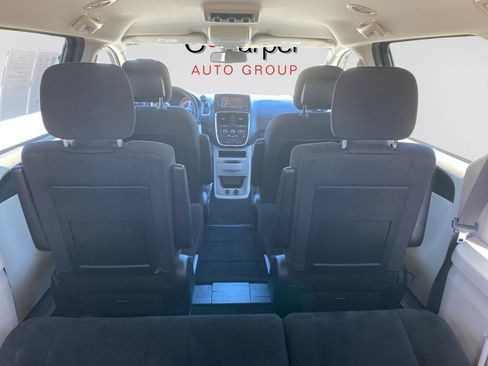 Used 2019 Dodge Grand Caravan SE FWD image 18