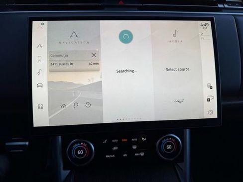 Used 2023 Land Rover Range Rover Long Wheelbase SE image 17