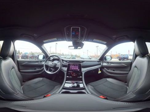 New 2025 Jeep Grand Cherokee L Altitude image 15