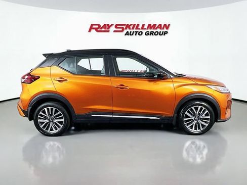 Used 2024 Nissan Kicks SR w/ SR Premium Package image 8
