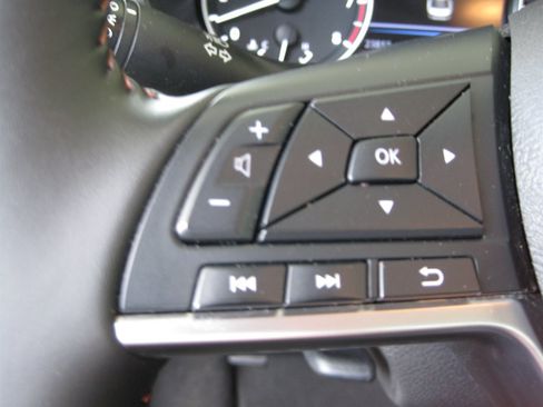Used 2025 Nissan Sentra SR FWD image 15
