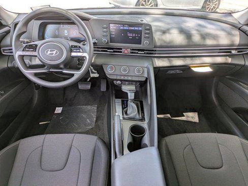 New 2026 Hyundai Elantra SE FWD image 12