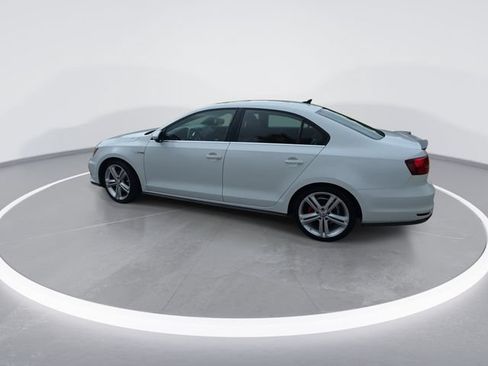 Used 2017 Volkswagen Jetta GLI FWD image 6