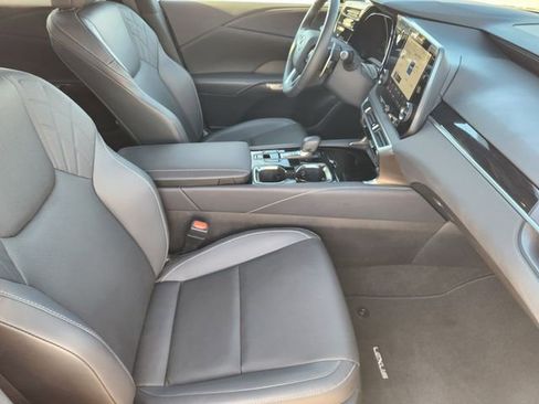 Used 2025 Lexus RX 350 FWD w/ Technology Package image 18