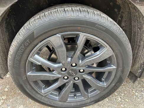 Used 2022 Chevrolet Equinox RS w/ RS Leather Package image 10