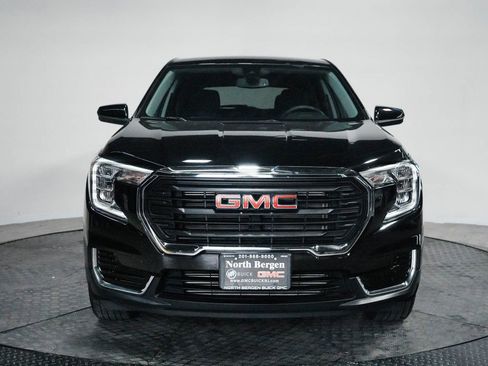 Used 2024 GMC Terrain SLE w/ LPO, Floor Liner Package AWD/4WD image 2