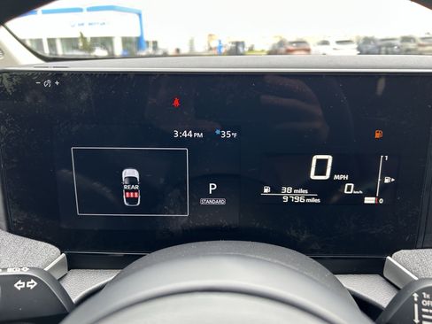 Used 2025 Nissan Kicks SV w/ Charging Package image 11