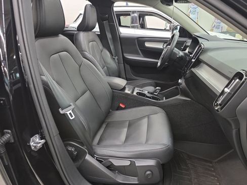 Used 2020 Volvo XC40 T5 Momentum w/ Protection Package AWD/4WD image 10