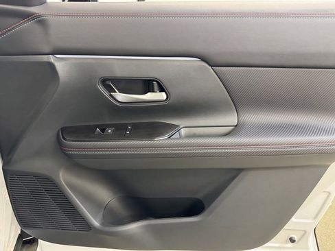 New 2026 Nissan Kicks SR image 27