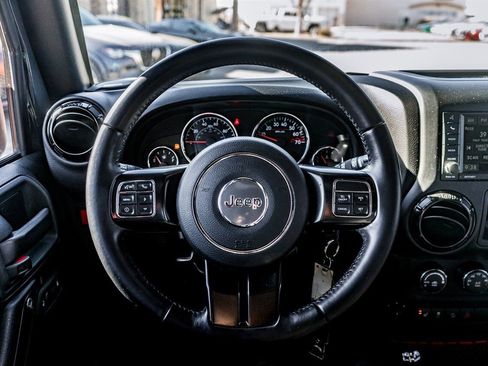 Used 2017 Jeep Wrangler Unlimited Rubicon image 19