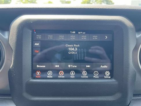 Used 2022 Jeep Wrangler Sport AWD/4WD image 28