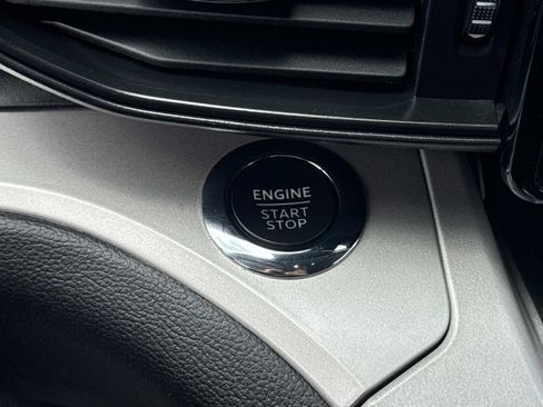 Certified 2023 Ford Explorer XLT RWD image 18