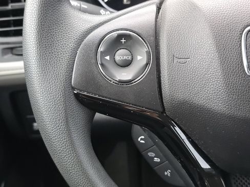 Used 2022 Honda HR-V LX image 16