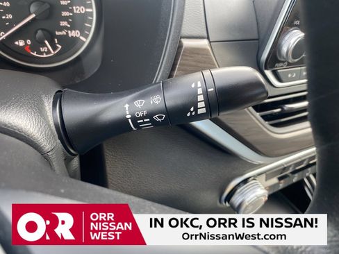 Used 2024 Nissan Altima 2.5 SV image 30