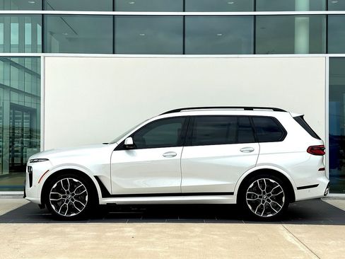 New 2026 BMW X7 xDrive40i w/ Executive Package image 8