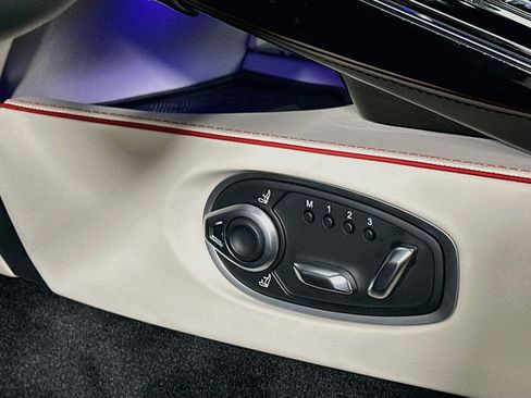 Used 2026 Aston Martin V8 Vantage S RWD image 23