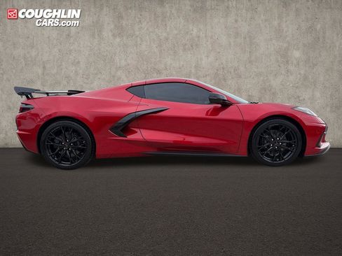 Used 2025 Chevrolet Corvette Stingray Preferred Cpe w/ Stealth Interior Trim Package RWD image 7