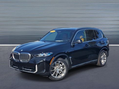 Used 2024 BMW X5 xDrive40i w/ Executive Package image 1
