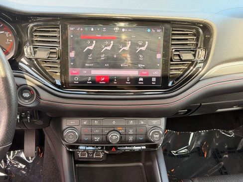 Used 2024 Dodge Durango GT AWD/4WD image 17