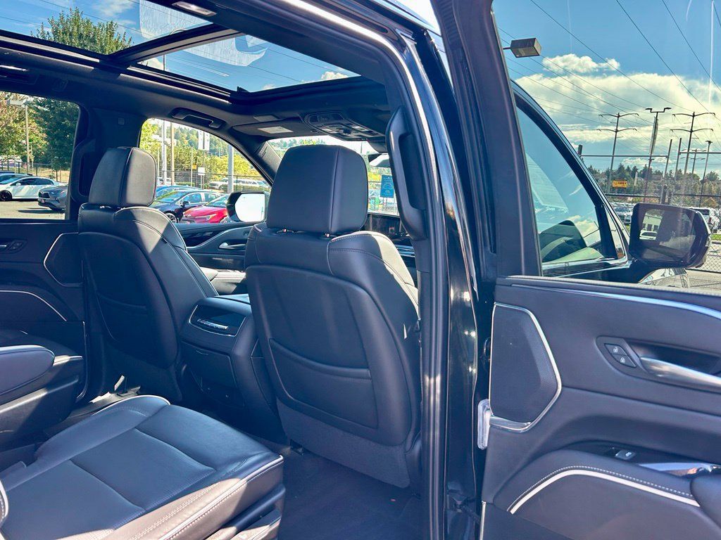 Used 2024 Cadillac Escalade Sport AWD/4WD image 14