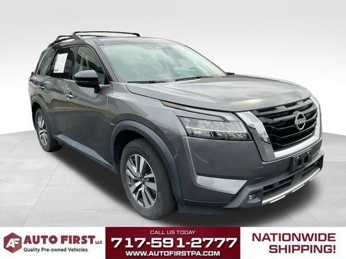 Used 2022 Nissan Pathfinder SL AWD/4WD image 1