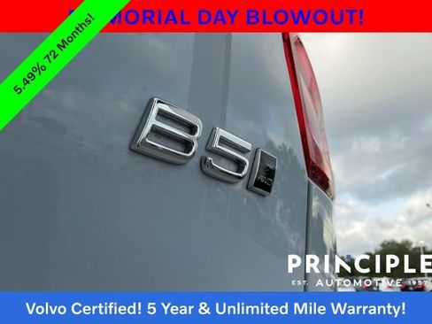 Certified 2024 Volvo XC40 B5 Ultimate w/ Climate Package AWD/4WD image 14