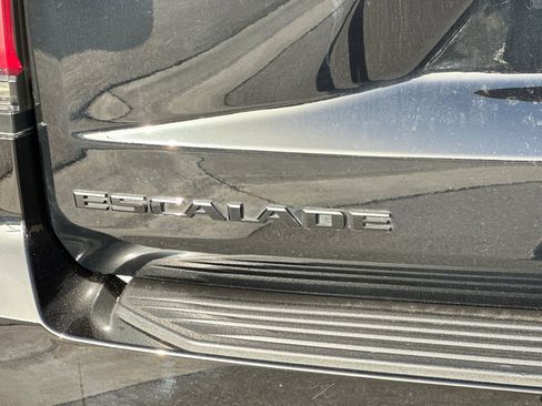 Certified 2022 Cadillac Escalade Sport w/ LPO, ONYX Package image 39