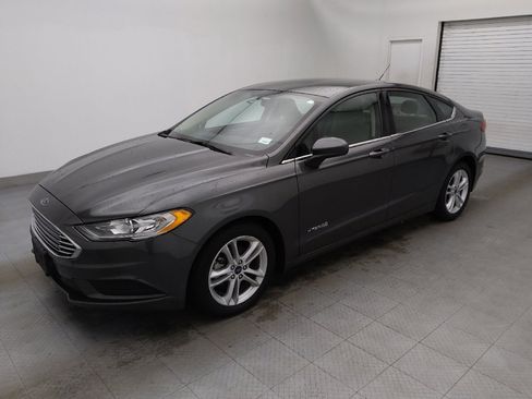 Used 2018 Ford Fusion S image 2