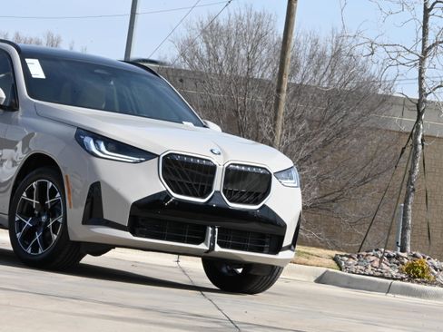 New 2026 BMW X3 xDrive30 w/ M Sport Package image 3