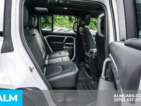 Used 2024 Land Rover Defender 110 X-Dynamic SE AWD/4WD image 21