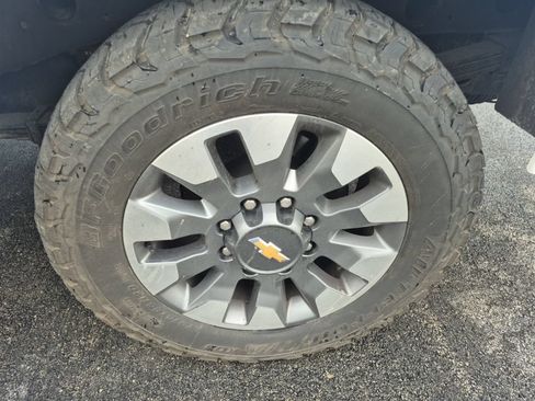 Used 2024 Chevrolet Silverado 2500 Custom w/ Custom Convenience Package AWD/4WD image 11