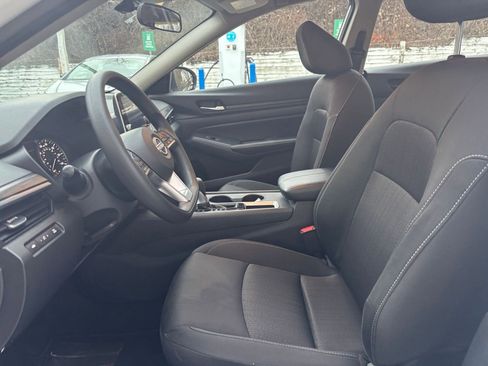 Used 2025 Nissan Altima 2.5 SV image 36