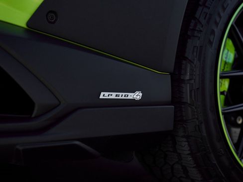 Used 2024 Lamborghini Huracan Sterrato image 10