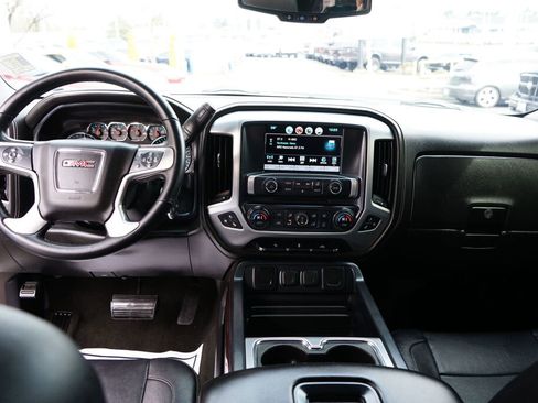 Used 2018 GMC Sierra 1500 SLT image 16