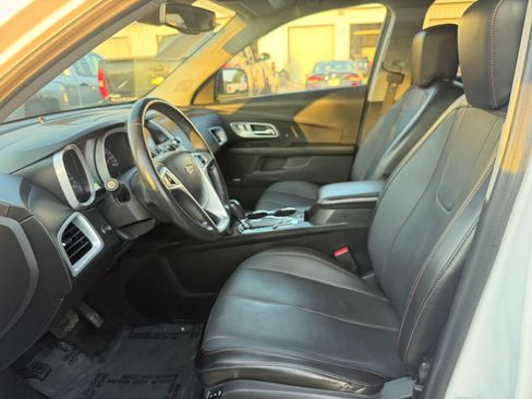 Used 2017 Chevrolet Equinox LT AWD/4WD image 2