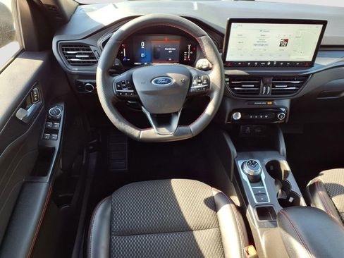 Used 2024 Ford Escape ST-Line w/ Tech Pack #1 AWD/4WD image 11
