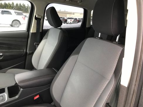 Used 2018 Ford Escape SE image 8