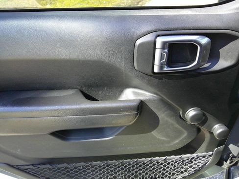 Used 2018 Jeep Wrangler Unlimited Sport image 8