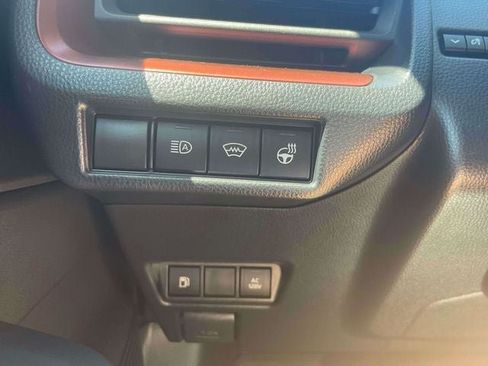 Certified 2025 Toyota Prius Plug-In Hybrid FWD image 21