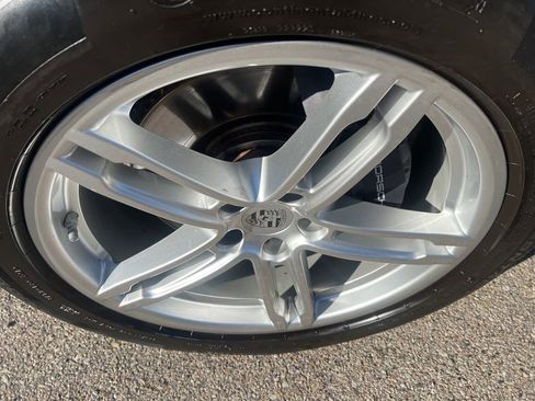 Used 2022 Porsche Macan image 44