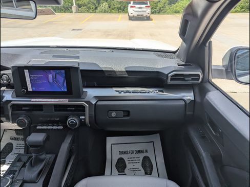 Used 2026 Toyota Tacoma SR5 AWD/4WD image 3