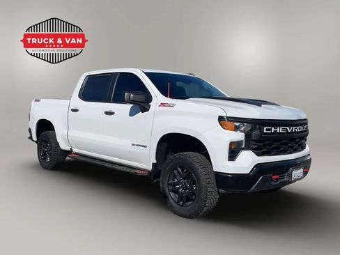 Used 2023 Chevrolet Silverado 1500 Custom Trail Boss AWD/4WD image 9
