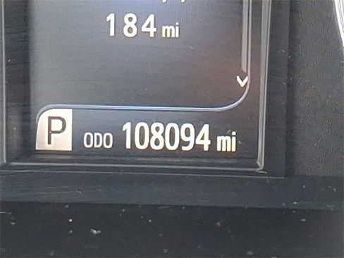 Used 2016 Toyota Camry image 12